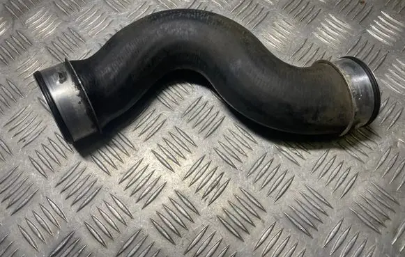 Volkswagen PASSAT B6 Intercooler hose/pipe 1K0145832B 1K0145862B