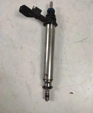 Mercedes-Benz S AMG W222 Fuel injector A2560700187