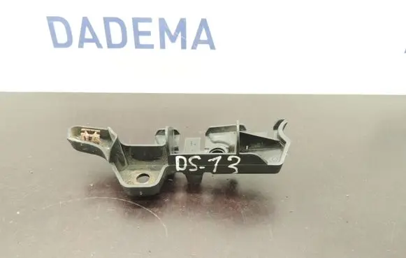 Renault Megane III Front bumper mounting bracket DS13