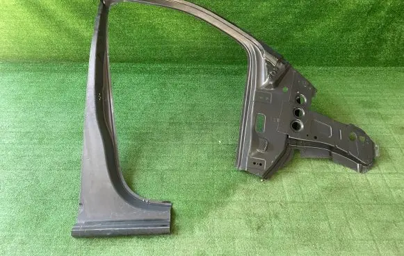 Toyota Proace Pillar (middle) 