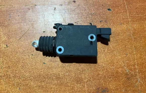 Opel Vectra C Central locking motor 90460062