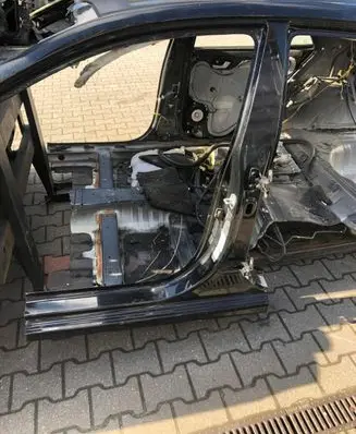 KIA Rio Pillar (middle) 