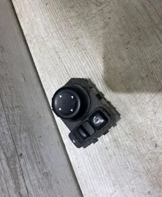 Nissan Micra K14 Wing mirror switch 255705ra1a