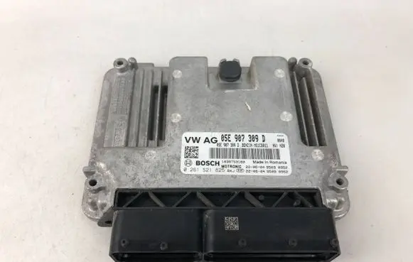 Volkswagen Golf VIII Engine control unit/module 05E907309D
