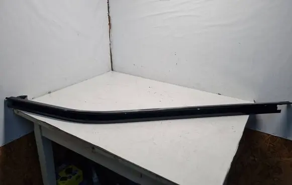 Opel Vivaro Sliding door middle rail 2377D