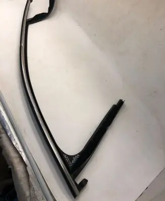 Volkswagen PASSAT B9 Rubber seal front door window/glass 3J0837431