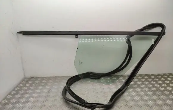 Ford Transit Front door vent window glass four-door BK31V21418A 43R00098
