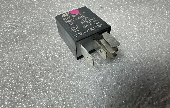 Audi A5 Sportback 8TA Other relay 7M0951253C