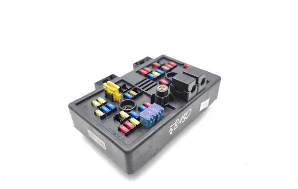 Chevrolet Captiva Fuse module 9682108282