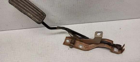 Subaru Legacy Accelerator throttle pedal