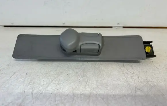 Honda CR-V Seat belt height adjuster 2F6012
