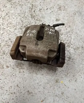BMW 5 F10 F11 Front brake caliper 6786818