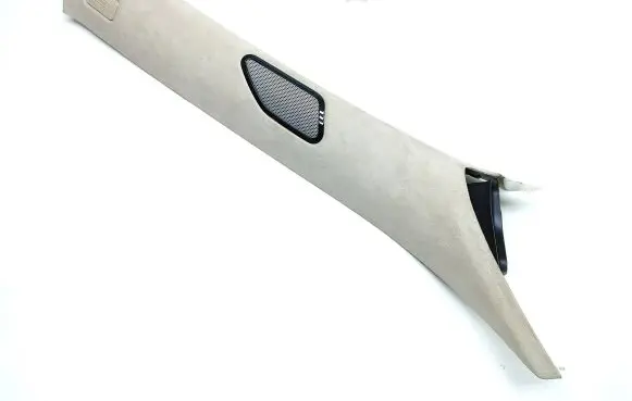 Maserati Levante (A) pillar trim 6700485890 09122015 NNNP65035
