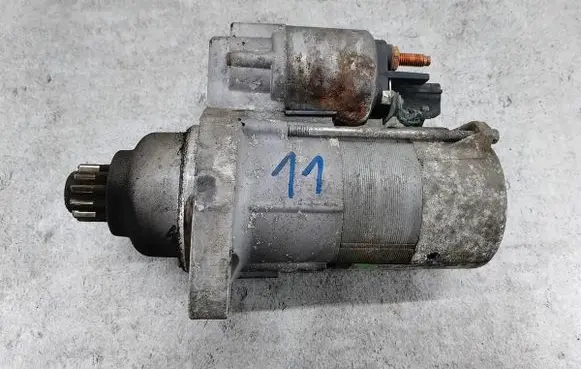 Volkswagen Golf V Starter motor 02M911023N