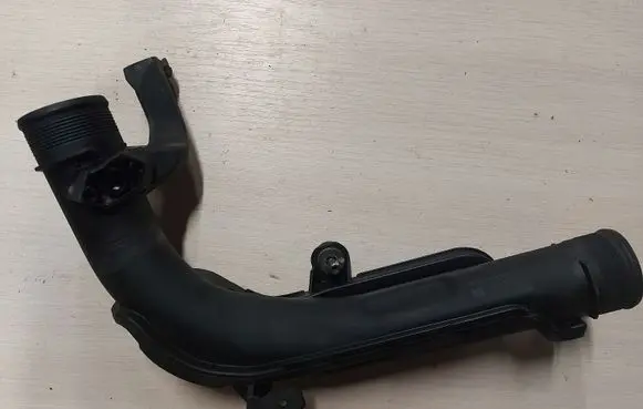 Volkswagen Caddy Intercooler hose/pipe 1K0145770AE
