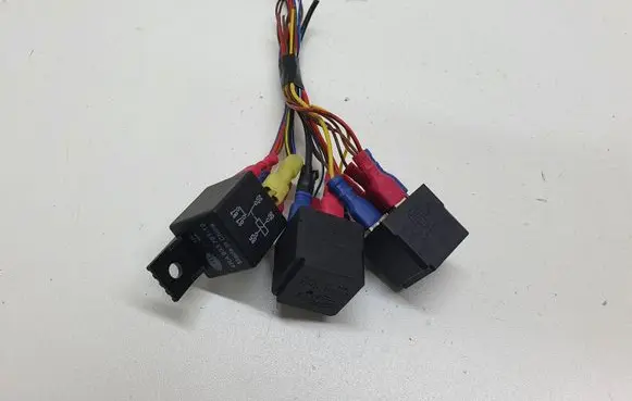 BMW 5 E60 E61 Other relay 93379112 00779402