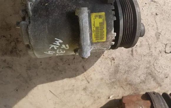 Ford Mondeo Mk III Air conditioning (A/C) compressor (pump) 8G91-19D629-DC