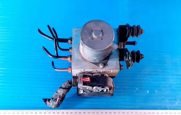 Volkswagen PASSAT B7 ABS Pump 3AA614109AS 0030 17654083