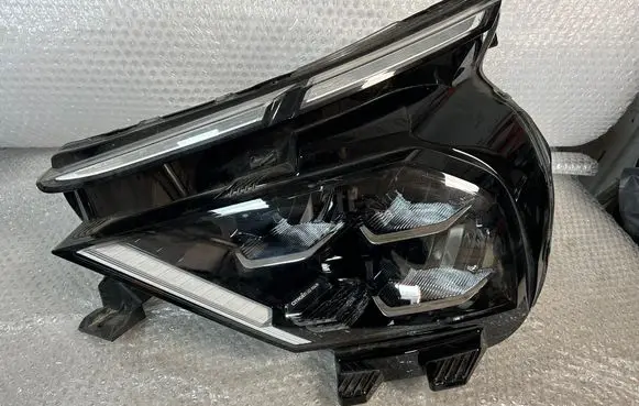 Citroen C4 III e-C4 Headlight/headlamp 9830649480