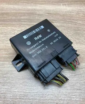 Volkswagen PASSAT B4 Alarm control unit/module 3A0953233E 05062020 WithPlug