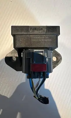 Ford C-MAX II Fuel pump relay 