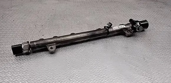 Mercedes-Benz E W211 Fuel main line pipe A6460700395 R9144Z142A 0806210349