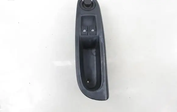 Renault Clio II Electric window control switch 8200084003