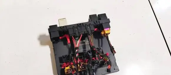 Volkswagen Golf Plus Fuse box set 1k0937049 s0803