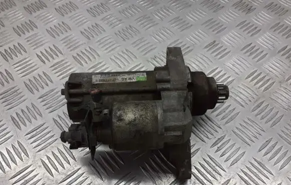 Volkswagen Polo IV 9N3 Starter motor 02T911023S