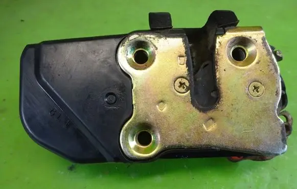 Jeep Cherokee Rear door lock