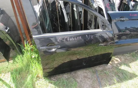 Citroen C-Crosser Front door