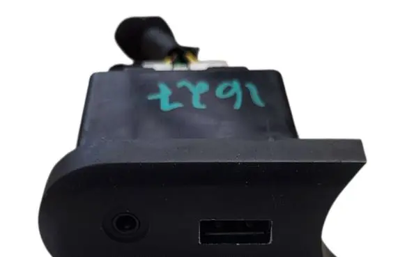 KIA Ceed AUX in-socket connector 96120A2000