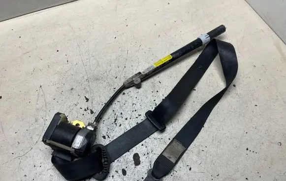 Volkswagen Sharan Front seatbelt 00060771
