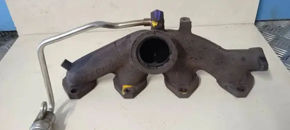 BMW 2 F45 Exhaust manifold 8519889