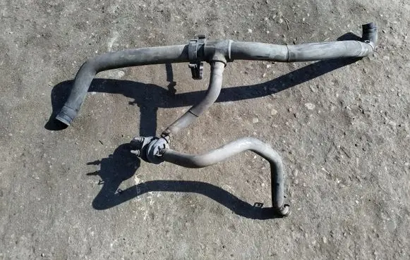 Volkswagen Transporter - Caravelle T4 Engine coolant pipe/hose