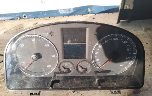 Volkswagen Touran I Speedometer (instrument cluster) 110080217019 182825 SIEMELSVD0