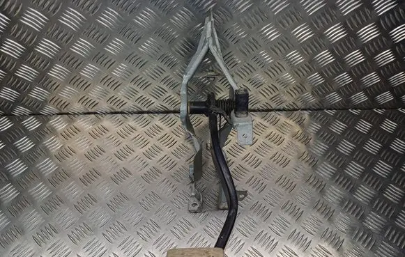 Opel Astra H Brake pedal 55701395