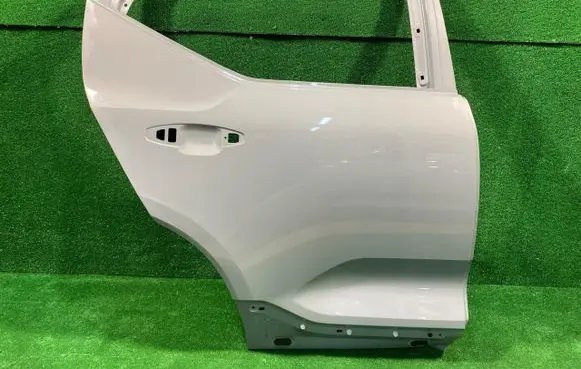 Volvo XC40 Rear door