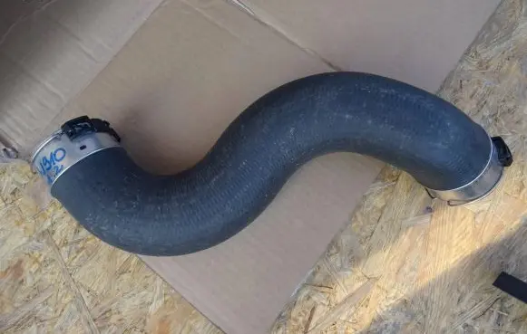Mercedes-Benz Sprinter W907 W910 Intercooler hose/pipe A9105280800