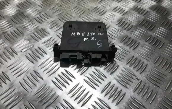 Mercedes-Benz E W210 Door control unit/module 2108207526 356825
