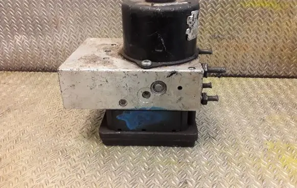Mercedes-Benz C W203 ABS Pump 2034310812 2095452532