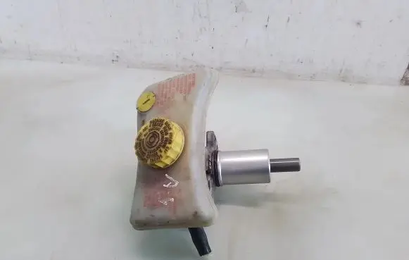 Audi A4 S4 B6 8E 8H Master brake cylinder