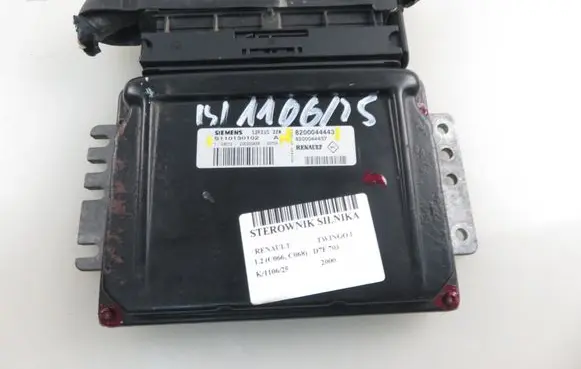 Renault Twingo I Engine control unit/module S110130102A 8200044443 8200044437