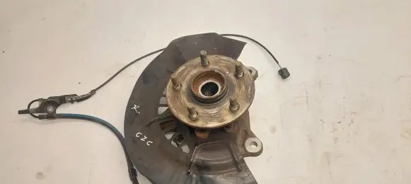Toyota RAV 4 (XA50) Front wheel hub