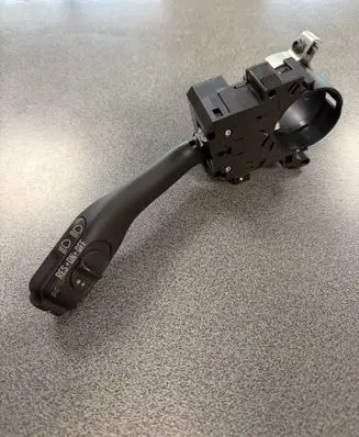 Volkswagen Golf IV Wiper turn signal indicator stalk/switch 8L0953513J