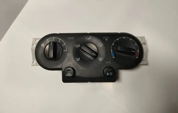 Ford Maverick Climate control unit ED31E 2A30