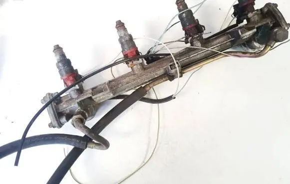 Mercedes-Benz CLK A208 C208 Fuel main line pipe r1110781045