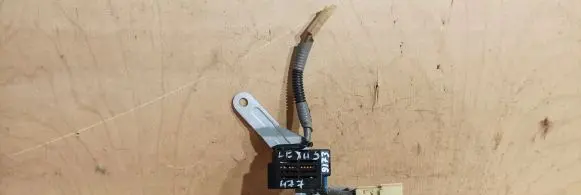 Lexus IS 220D-250-350 Windscreen/window heater switch