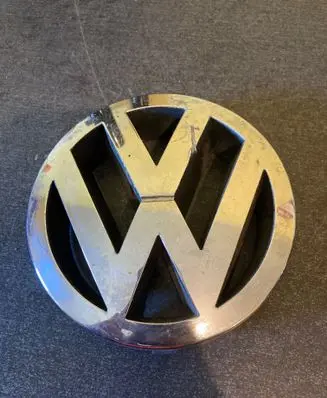 Volkswagen II LT Front bumper upper radiator grill 2D0853600