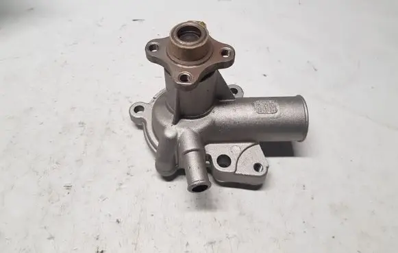Ford Capri III Water pump 501327 P299